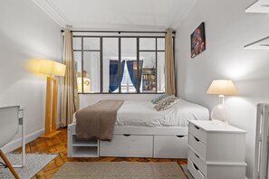 3 chambres, fer et planche à repasser, accès au Wi-Fi (inclus)