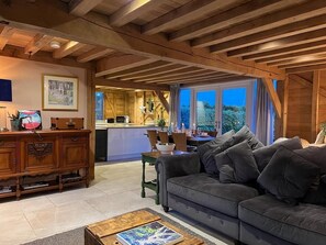 ChaumiÚre familiale, 2 chambres | Aire de séjour