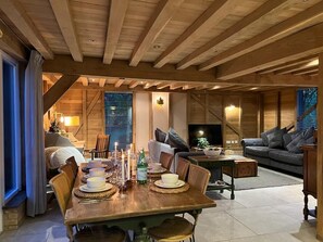 ChaumiĂšre familiale, 2 chambres | Salle Ă manger