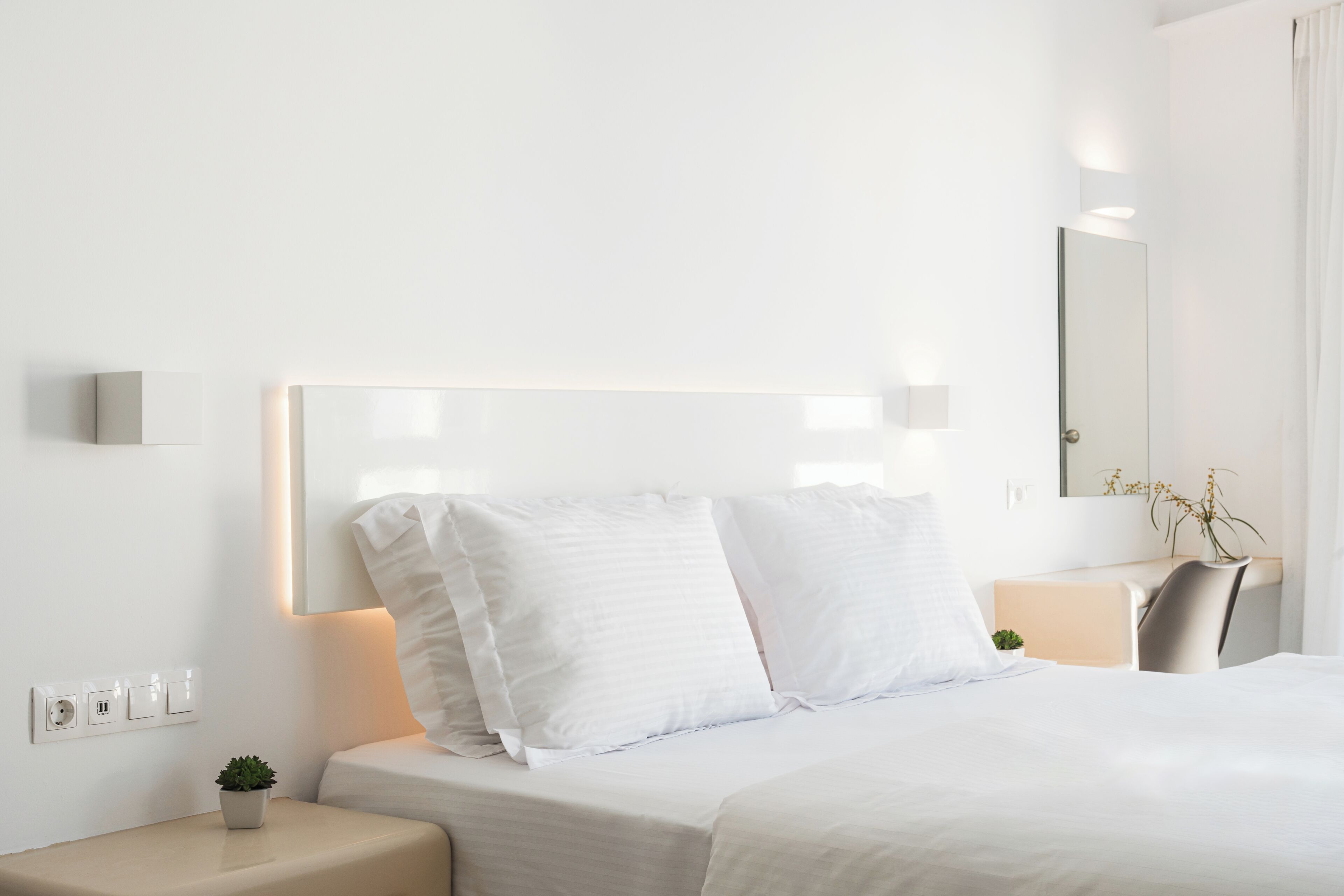Naousa Arch View Suite, 1st Floor | Premium bedding, iron/ironing board, free WiFi, bed sheets
