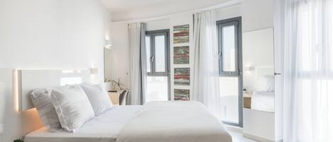 Naousa Arch View Suite, 1st Floor | Premium bedding, iron/ironing board, free WiFi, bed sheets