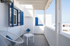 Urban Comfort Studio in Naousa, 1st Floor | Beach/ocean view - Bedspot Apartments Paros (Paros)