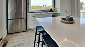 茶具/咖啡用具、冰箱、微波炉、烤箱