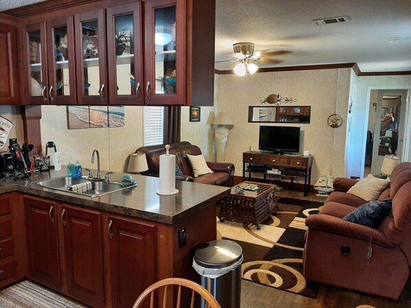 スマートテレビ、DVD プレーヤー