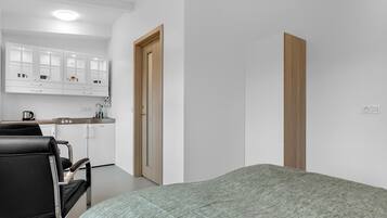 Standard Apartment | 1 bedroom, bed sheets