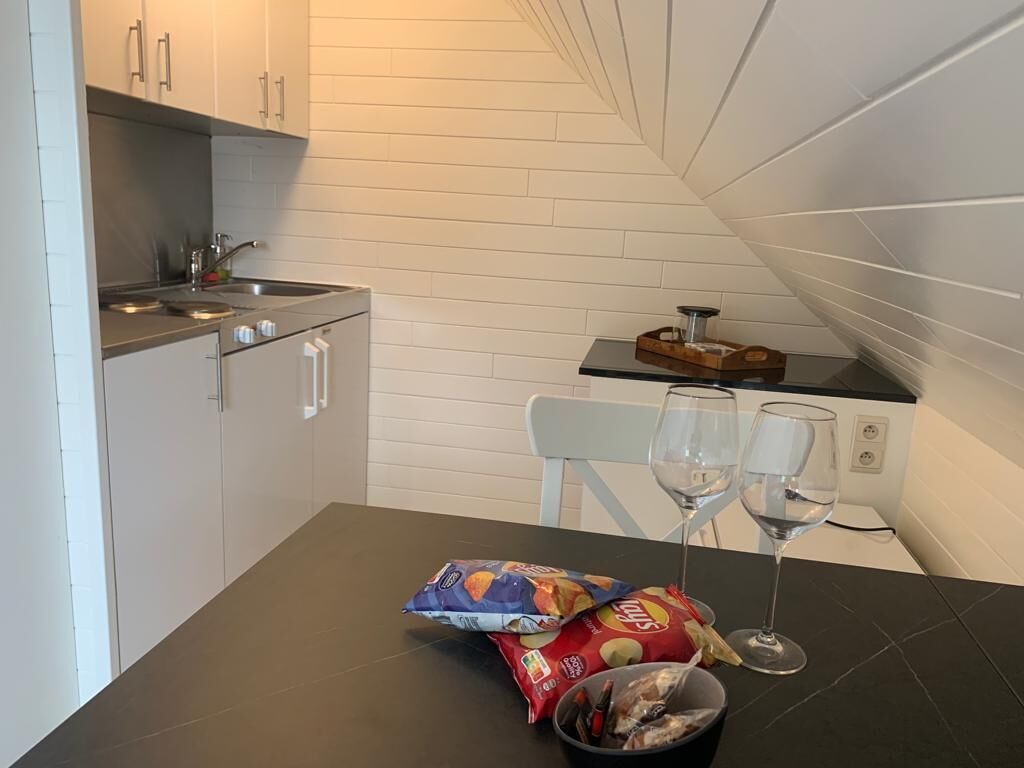 Fridge, stovetop, coffee/tea maker, electric kettle