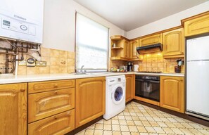 Apartment | Private kitchen - Remarkable 3-bed Apartment in London (London)