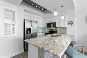 Lavavajillas y comedor 