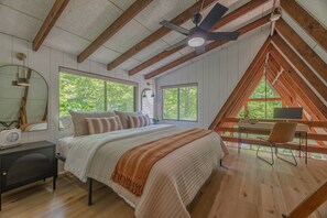 1 bedroom, desk, WiFi, bed sheets - Casa del Lago by Innsbrook Vacations! (Innsbrook)