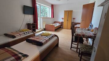 Chambre Quadruple Supérieure | Wi-Fi gratuit, draps fournis