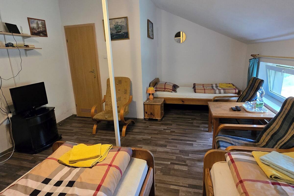 1 bedroom, free WiFi, bed sheets