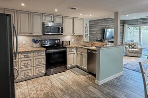 Frigorifero, microonde, macchina per tè/caffè, seggiolone