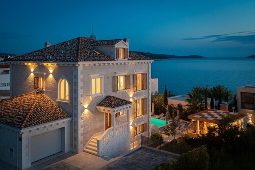 Luxury Seafront Villa Castello Rogoznica with Pool