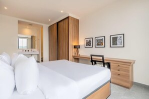 2 chambres, fer et planche à repasser, lit de bébé portatif, Wi-Fi