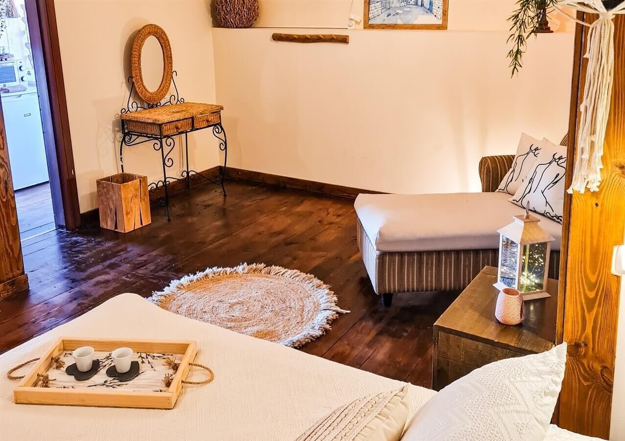 1 dormitori, planxa i posts de planxar, wifi i roba de llit 