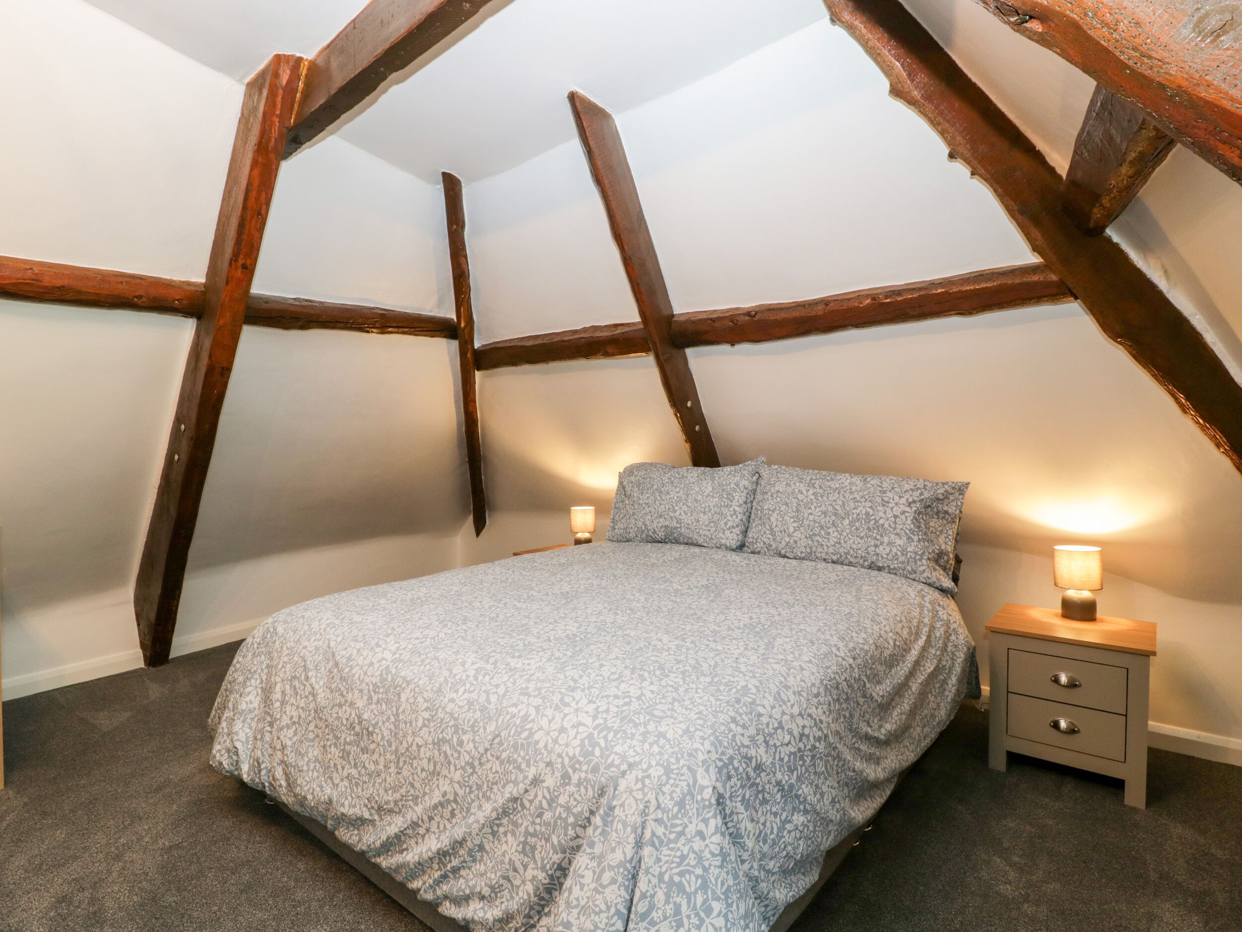 1 bedroom, individually decorated, individually furnished, free WiFi