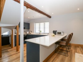 冰箱、洗碗机、电热水壶、厨具/餐具