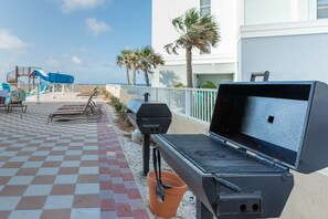 Condo, 2 Bedrooms | Property grounds