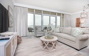 Condo, 2 Bedrooms | Living area