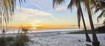 Short Walk to the Beach - 4BR Shell Bound