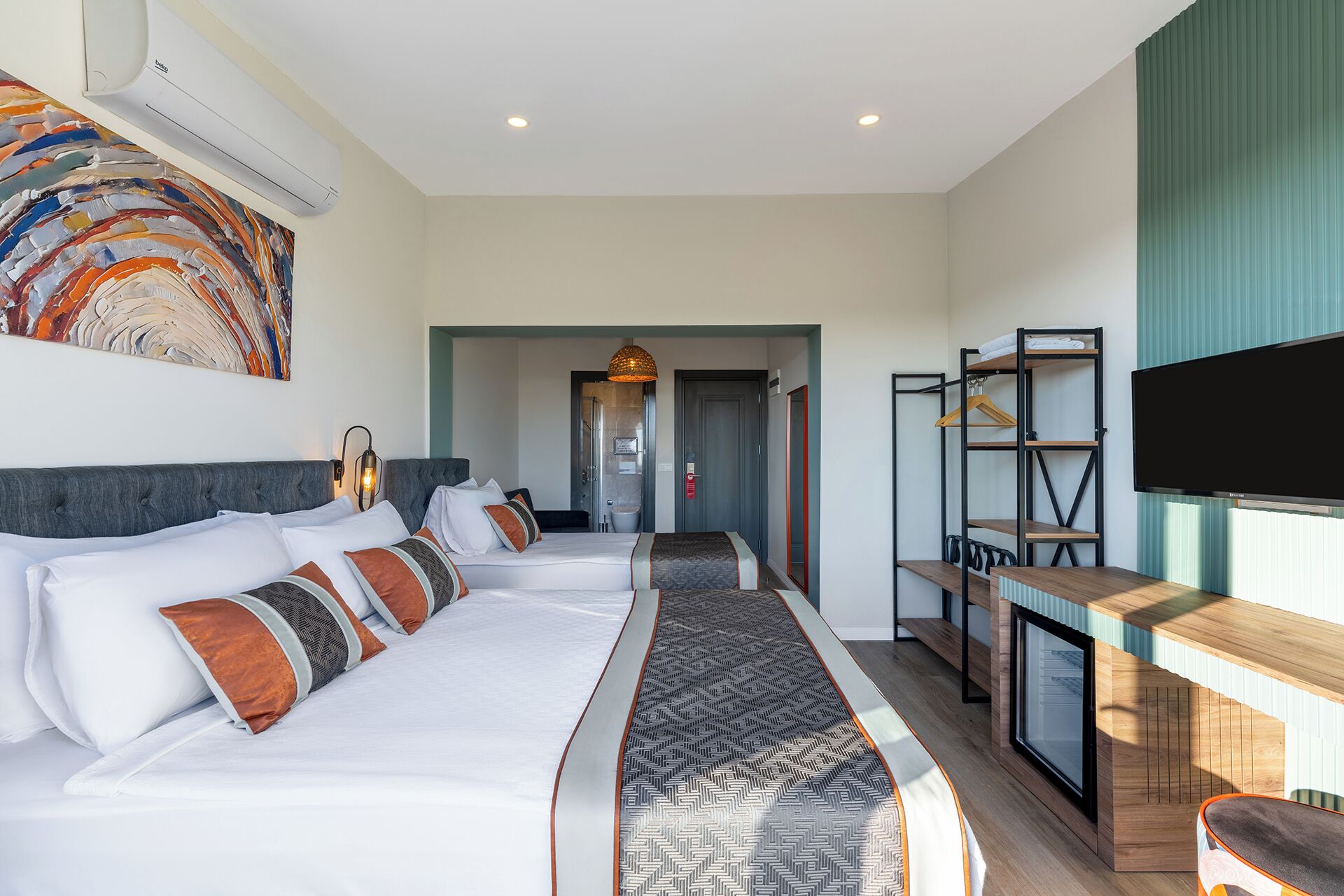 Deluxe Suite | In-room safe, soundproofing, free WiFi, bed sheets