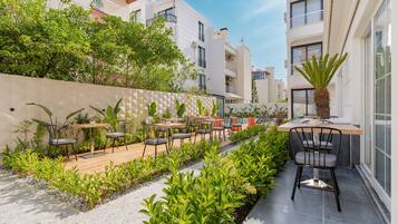 Télévision à écran plat