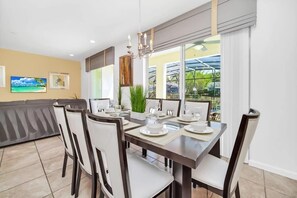 Dining - Short walk from clubhouse! Wonderful pool villa. (Davenport)