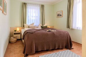 1 bedroom, free WiFi, bed sheets, wheelchair access - First floor apartment suitable for senior citizens on the island of Usedom - quiet location (Loddin)