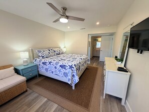 2 habitaciones, tabla de planchar con plancha, wifi y ropa de cama 