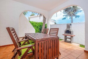 Outdoor dining - Villa Ginevra - Two Bedroom Villa, Sleeps 4 (Torre Soli Nou)