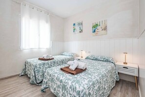 2 bedrooms, WiFi, bed sheets - Villa Ginevra - Two Bedroom Villa, Sleeps 4 (Torre Soli Nou)