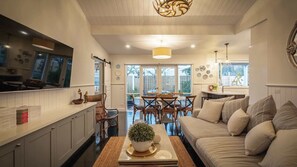 TV, fireplace, offices - Soma Trentham (Trentham)