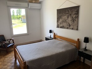 6 bedrooms, WiFi, bed sheets