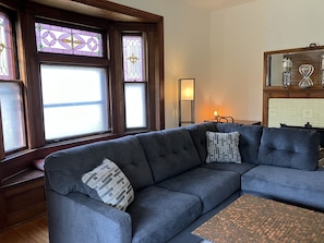 Smart TV, books - Beautiful historic home on Wittenberg campus. Peaceful setting w/ grand piano. (Springfield)