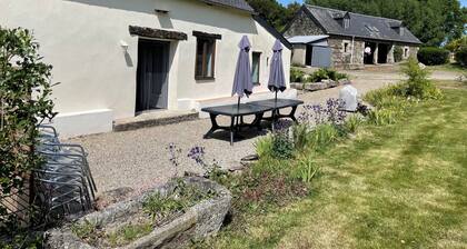 Adjoining houses with heated pool, sleeps 15
