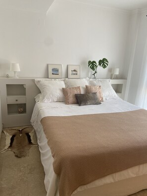 2 makuuhuonetta, silitysrauta/-lauta, Wi-Fi, vuodevaatteet