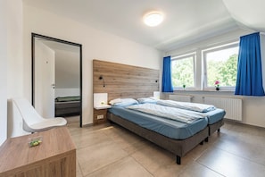 1 chambre, bureau, espace de travail pour ordinateur portable