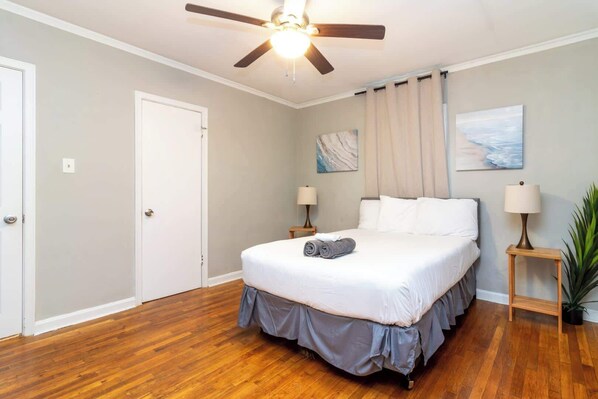 Unclassified image, 1 of 44, button