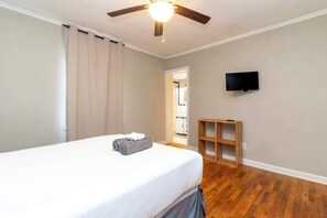 4 bedrooms, desk, iron/ironing board, WiFi