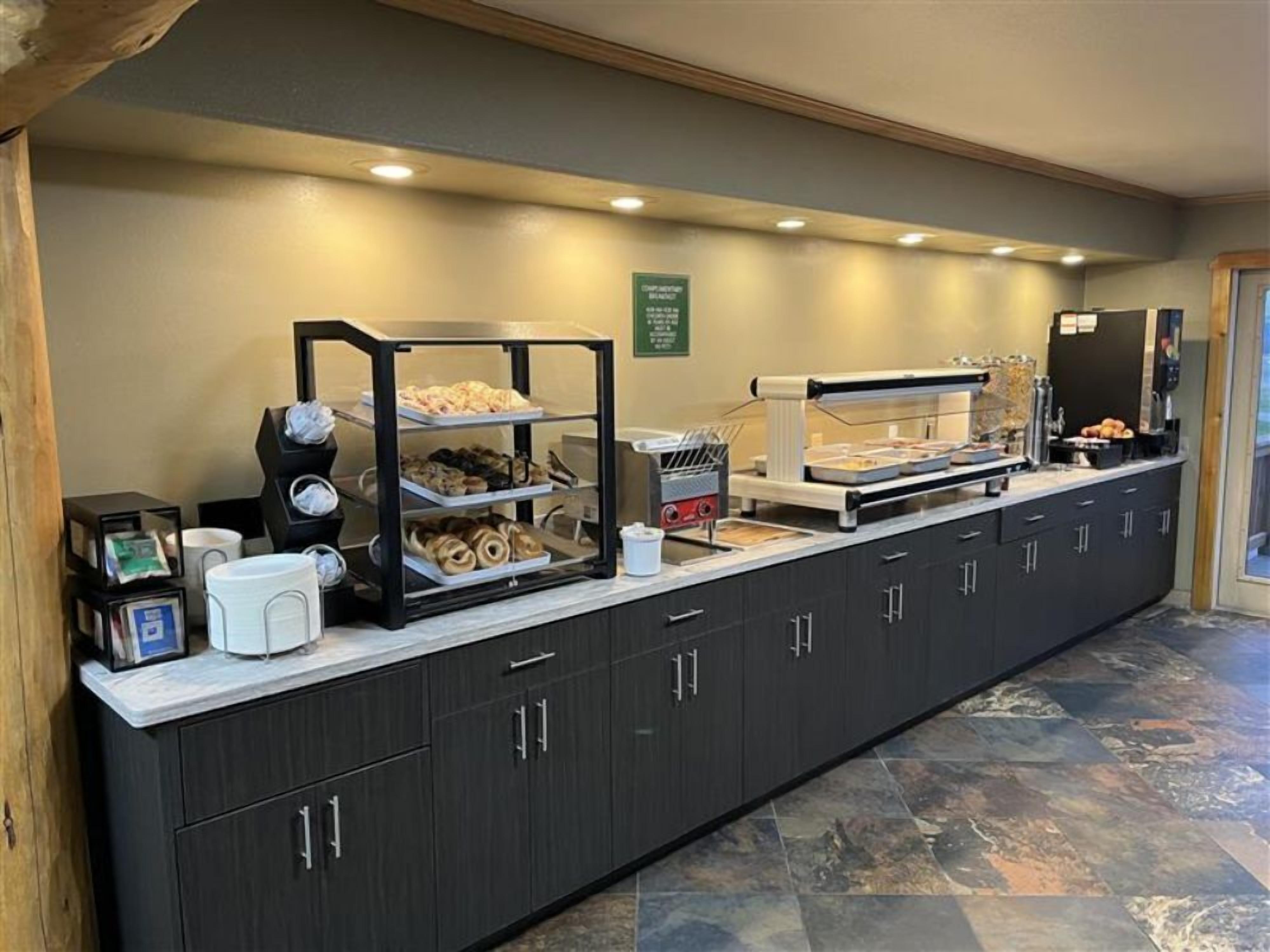 Free daily continental breakfast