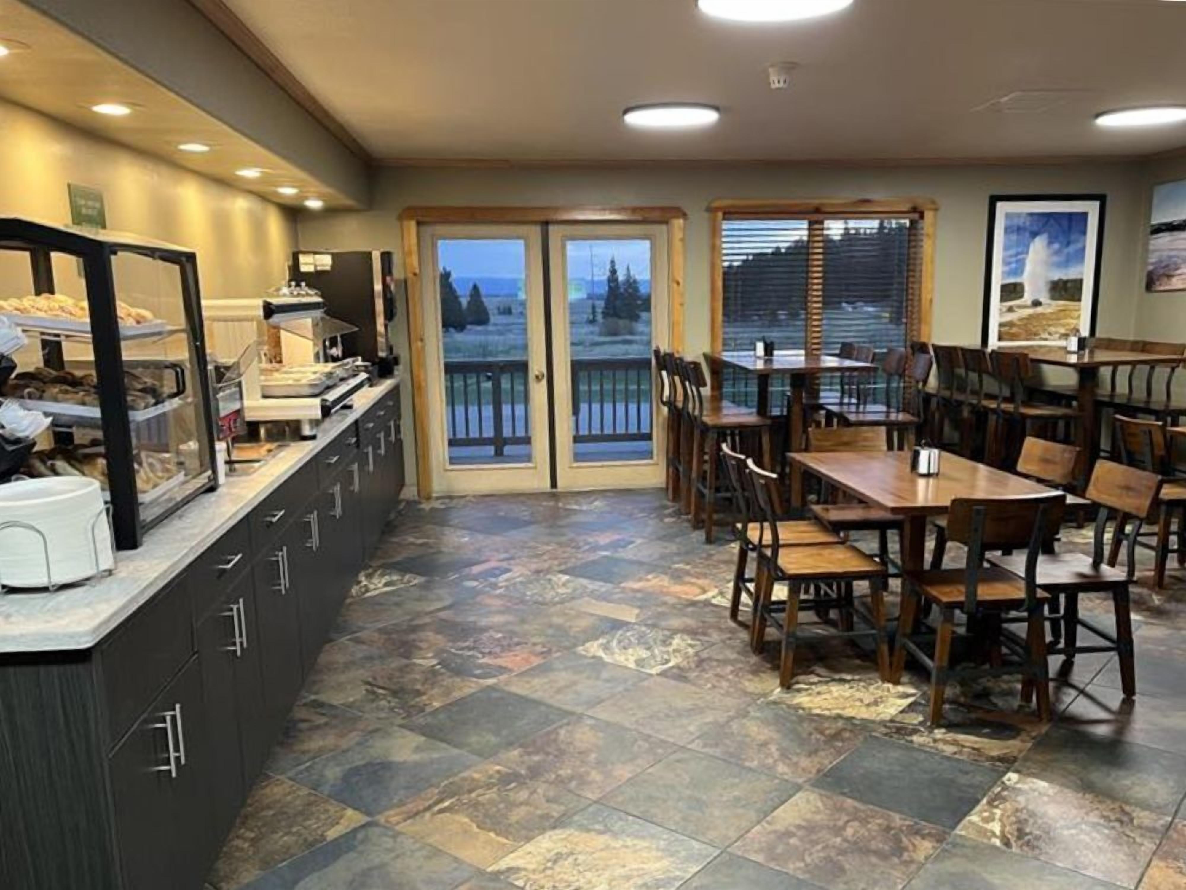 Free daily continental breakfast