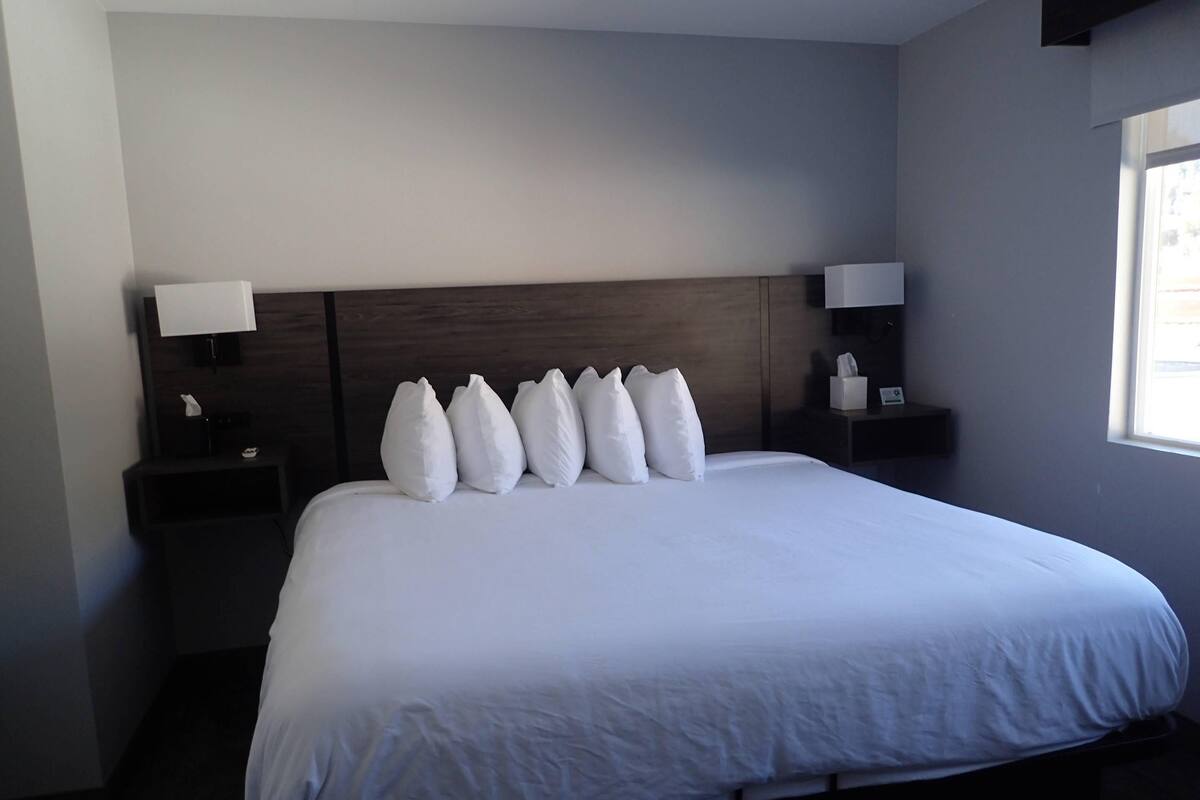 1 bedroom, down duvets, free WiFi, bed sheets