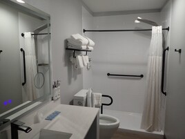 1 habitación, cubrecamas, wifi gratis y ropa de cama 