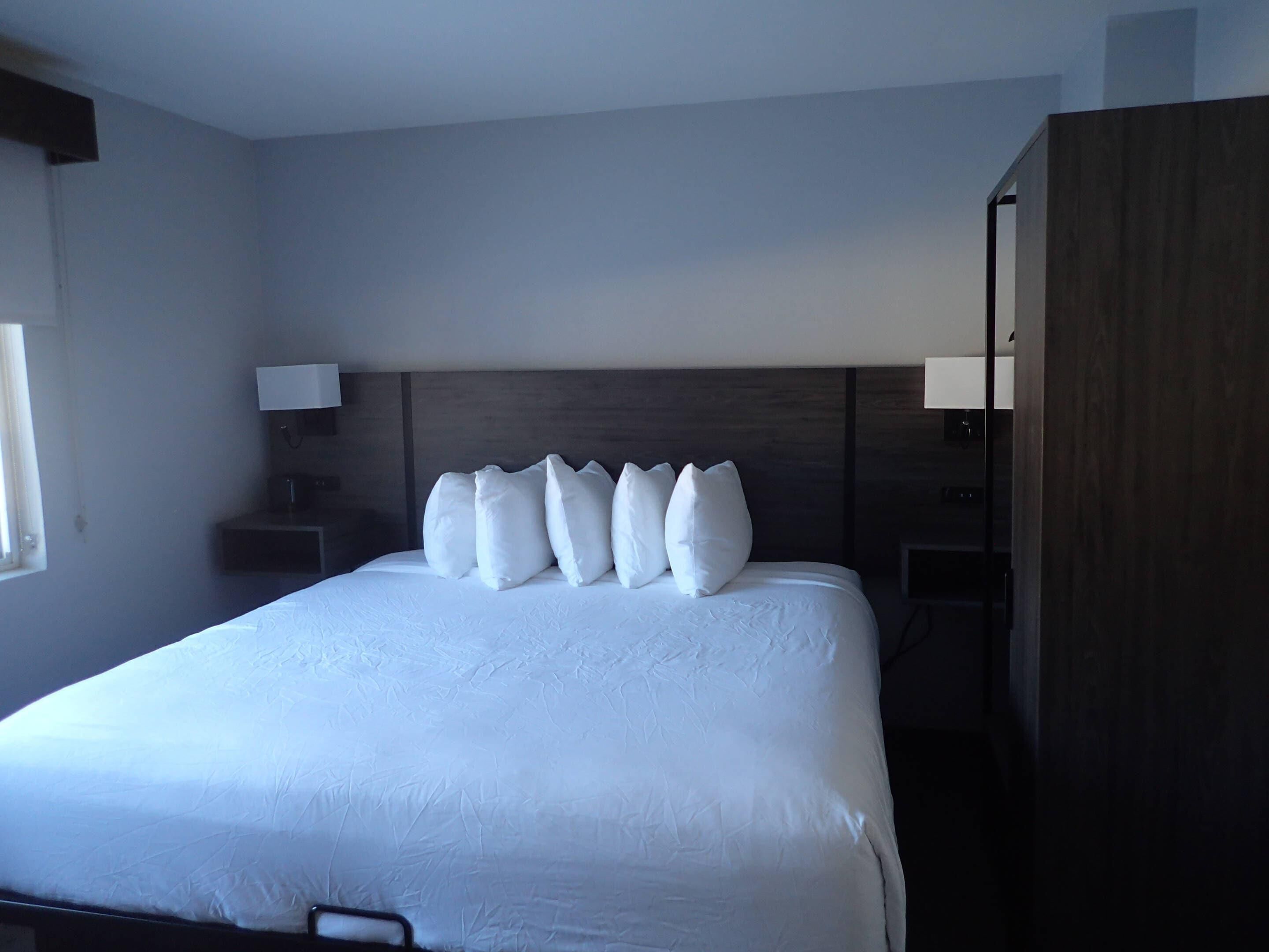 1 bedroom, down duvets, free WiFi, bed sheets