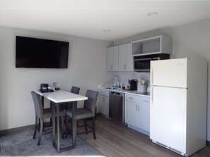 Suite, 1 King Bed with Sofa bed, Non Smoking (Efficiency) | 1 bedroom, down comforters, free WiFi, bed sheets - Ponderosa Lodge, an Ascend Collection Hotel (Red River)