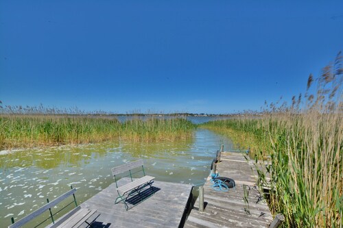 Maison au bord du lac Jamno avec ponton privé