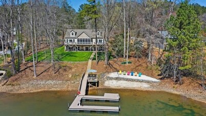 Lakefront Manor with Beach, Gameroom, Sauna, Theatre