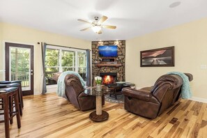 Télévision, jeux vidéo, chaîne hi-fi