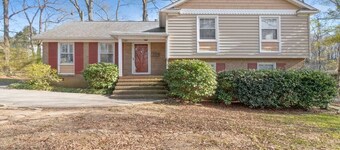 Charm of Southpark - 4 Beds & Backyard