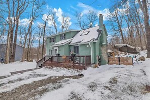 Exterior - Dog friendly Retreat w/ Sauna, Hot Tub & Fire Pit (Tobyhanna)